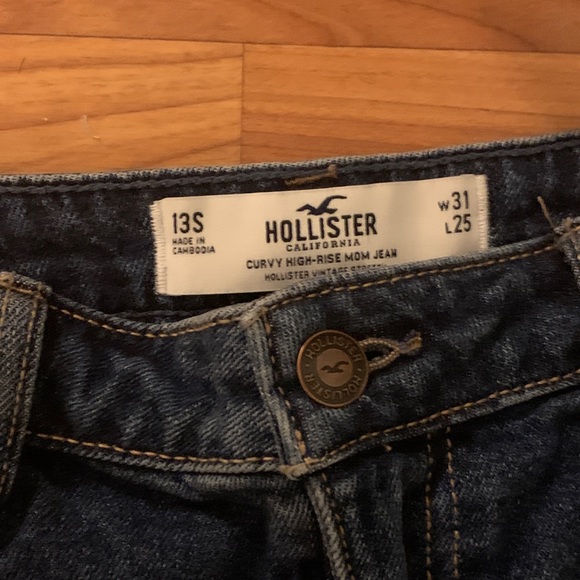Hollister Jeans - Picture 2 of 2